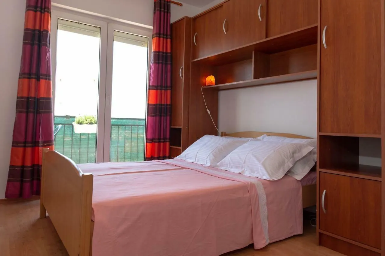 Apartament Antonio Kaštela 0*,
